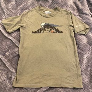 EC only worn 1 time boys Columbia mountain tree bear T-shirt SzM